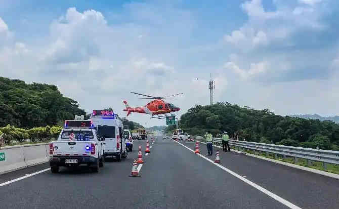 白碱滩区高速公路汽车救援案例