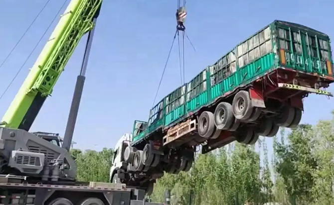 白碱滩区道路脱困救援案例