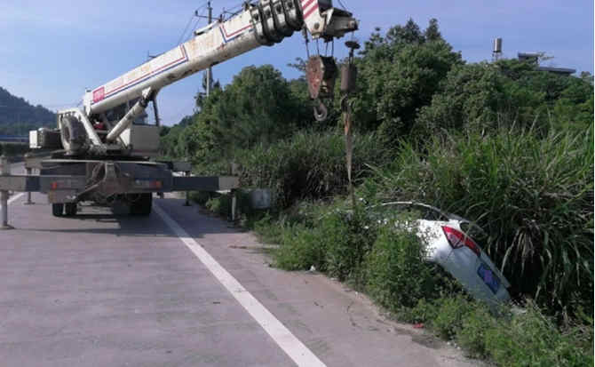 白碱滩区重载吊车救援